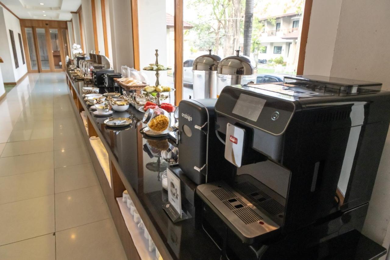 乌隆他尼总统酒店 外观 照片