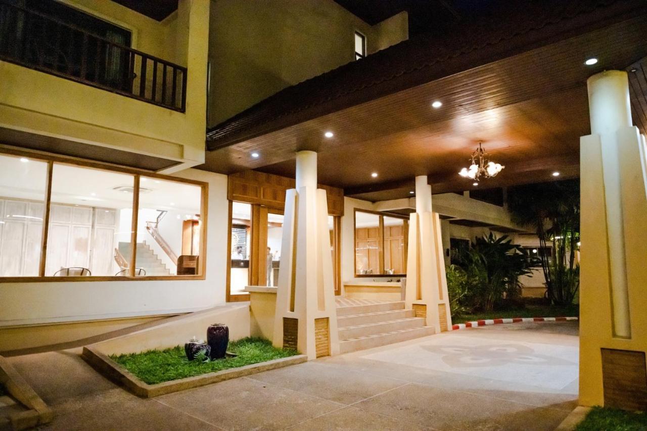 乌隆他尼总统酒店 外观 照片