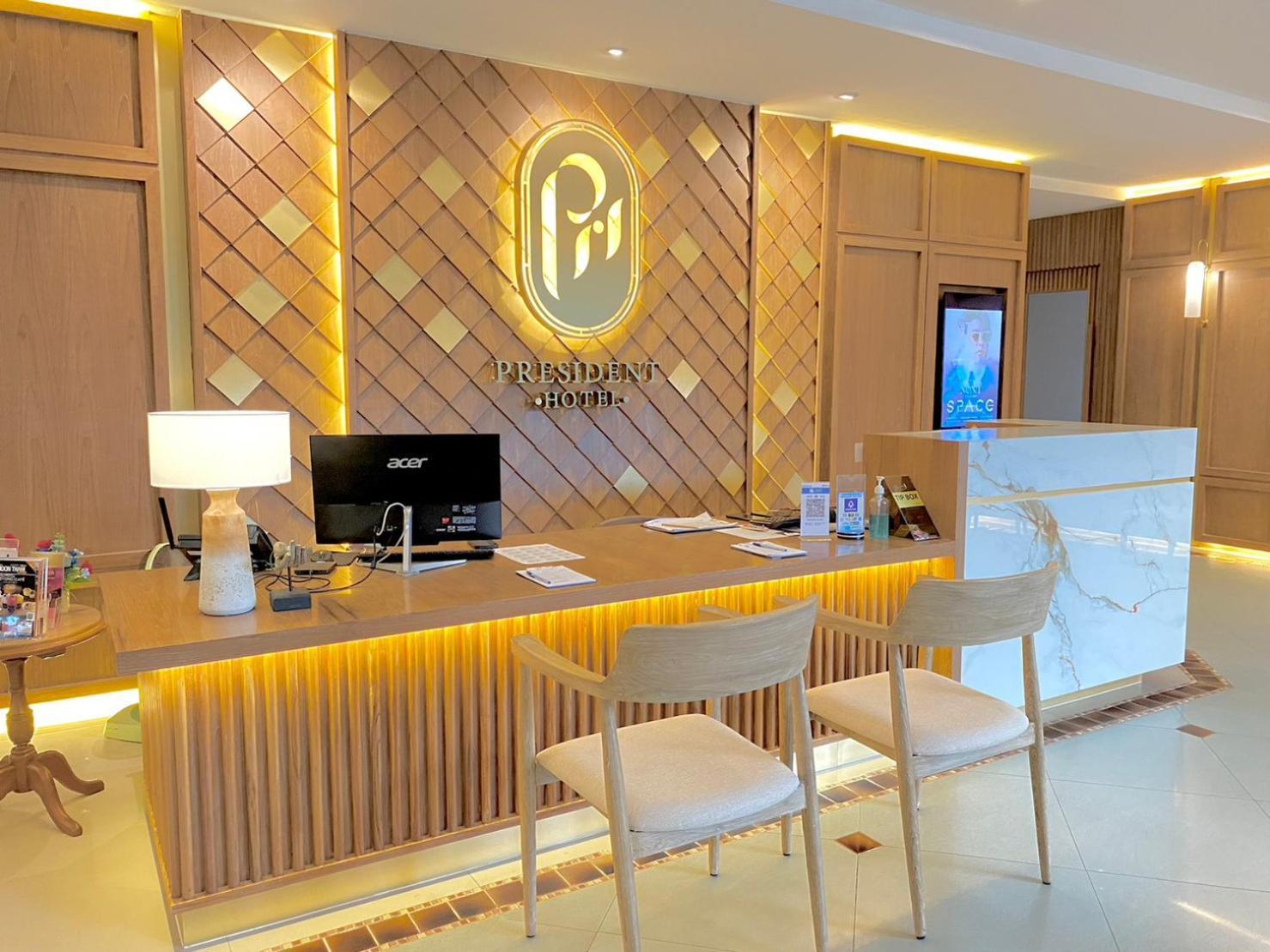 乌隆他尼总统酒店 外观 照片