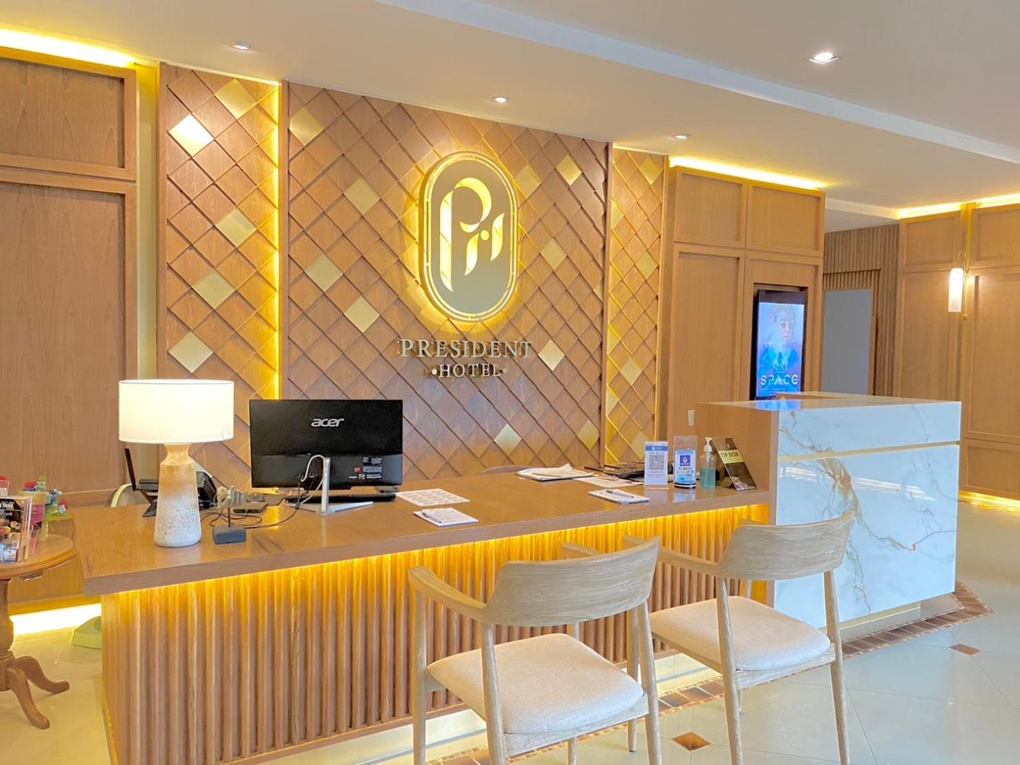 乌隆他尼总统酒店 外观 照片
